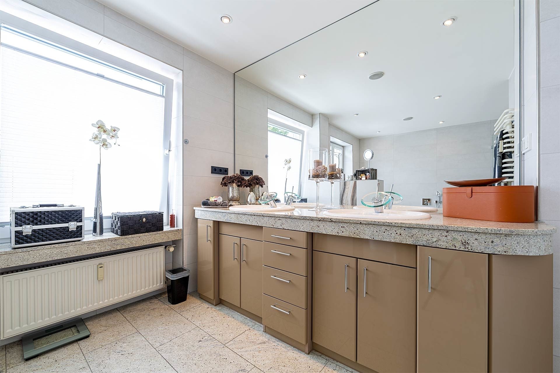 Immobilienangebot - Gelsenkirchen - Alle - Repräsentativ, stilvoll und viele Extras – in Gelsenkirchen-Buer!