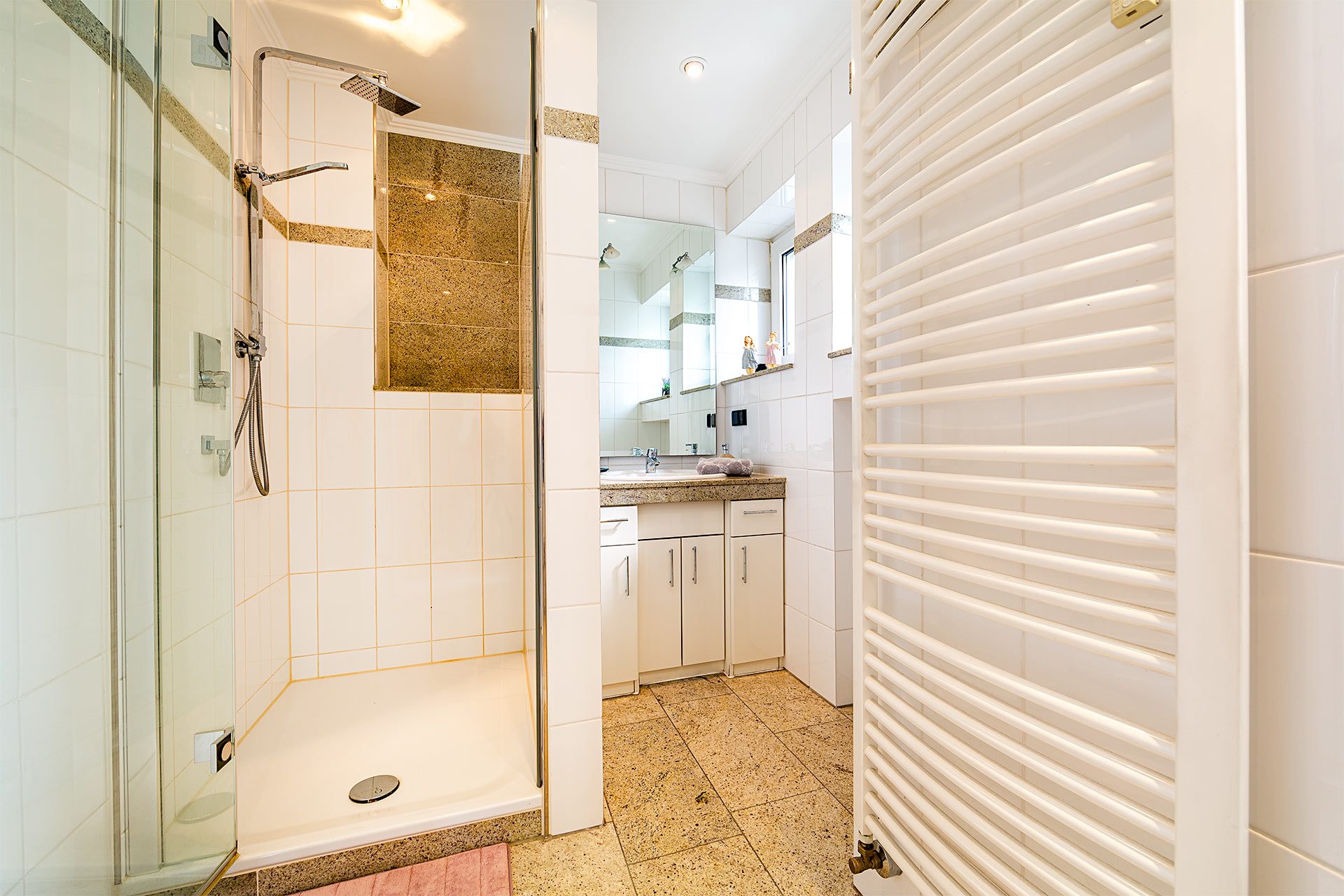 Immobilienangebot - Gelsenkirchen - Alle - Repräsentativ, stilvoll und viele Extras – in Gelsenkirchen-Buer!