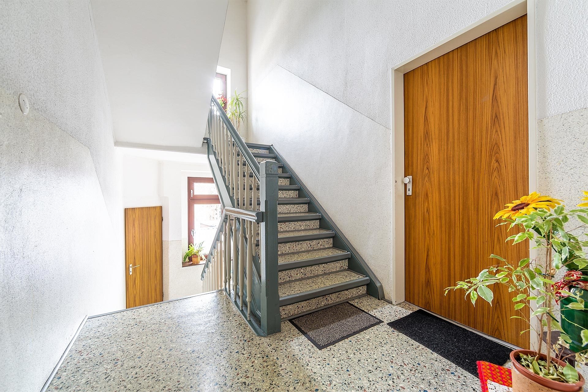 Immobilienangebot - Gelsenkirchen - Alle - Wohn- und Geschäftshaus mit langjährigen Mietern in Gelsenkirchen-Hassel