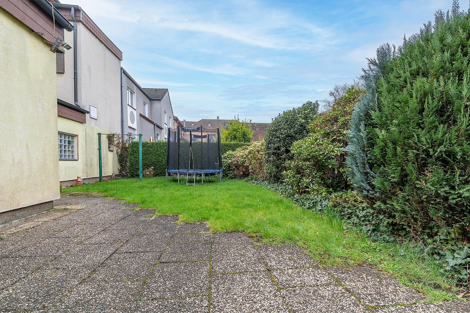 Immobilienangebot - Gelsenkirchen - Alle - Wohn- und Geschäftshaus mit langjährigen Mietern in Gelsenkirchen-Hassel