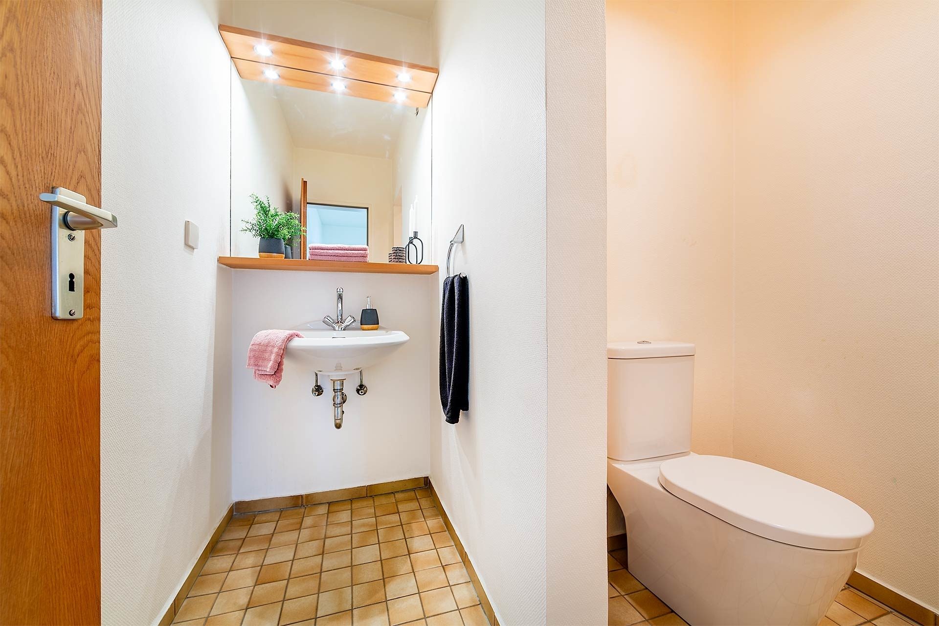 Immobilienangebot - Gelsenkirchen - Wohnungen - Wohnen in Gelsenkirchen-Schalke: 4-Zimmer-Wohnung mit zwei Balkonen!