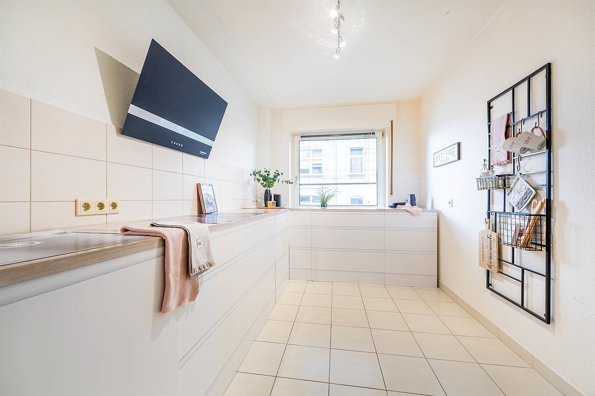 Immobilienangebot - Gelsenkirchen - Wohnungen - Wohnen in Gelsenkirchen-Schalke: 4-Zimmer-Wohnung mit zwei Balkonen!