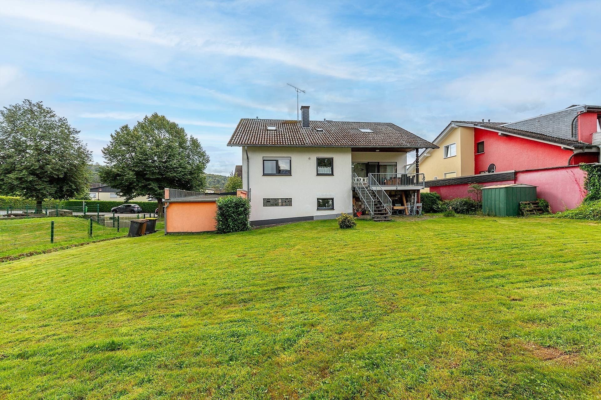Immobilienangebot - Ellenhausen - Häuser - Zweifamilienhaus in ruhiger und idyllischer Lage im Westerwald!