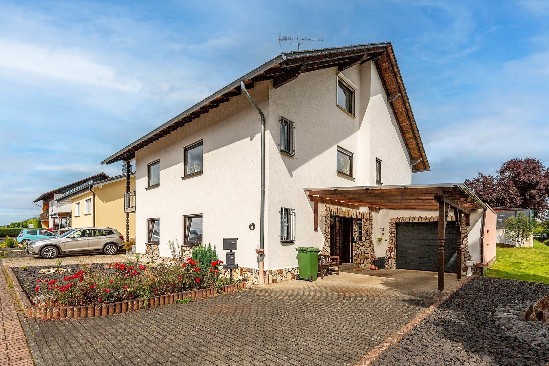 Immobilienangebot - Ellenhausen - Häuser - Zweifamilienhaus in ruhiger und idyllischer Lage im Westerwald!
