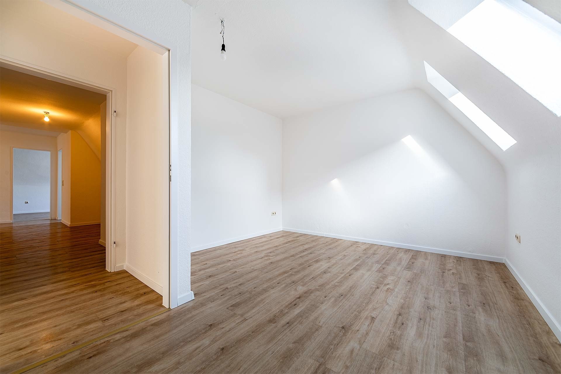 Immobilienangebot - Gelsenkirchen-Buer - Wohnungen - Wohnen im Herzen von Buer - Moderne 4-Zimmer-Wohnung! – www.HUNDT.IM