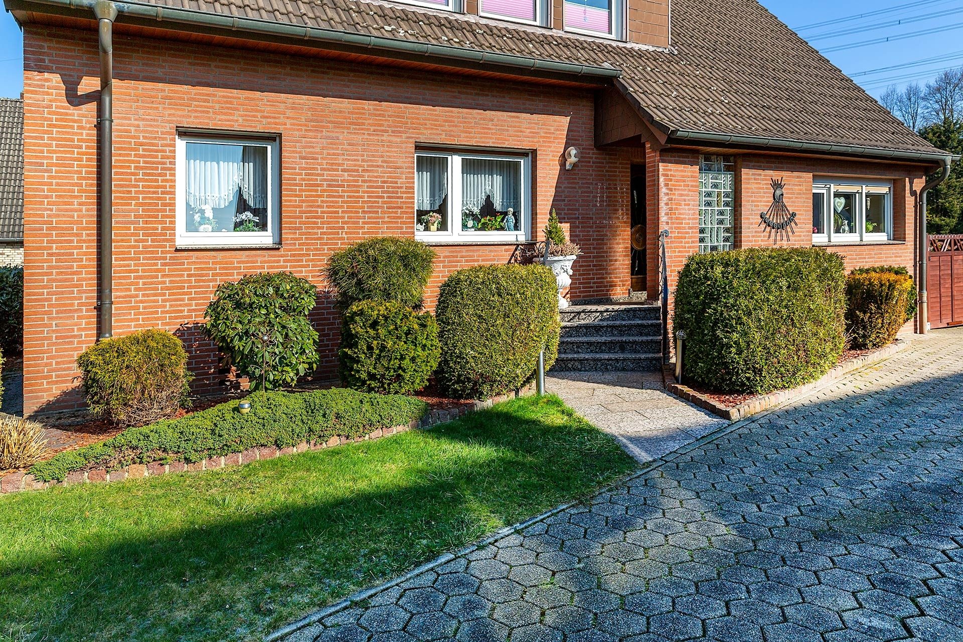 Immobilienangebot - Gelsenkirchen - Häuser - Seltene Gelegenheit – Freistehendes Einfamilienhaus mit flexiblem Wohnkonzept! – www.HUNDT.IM