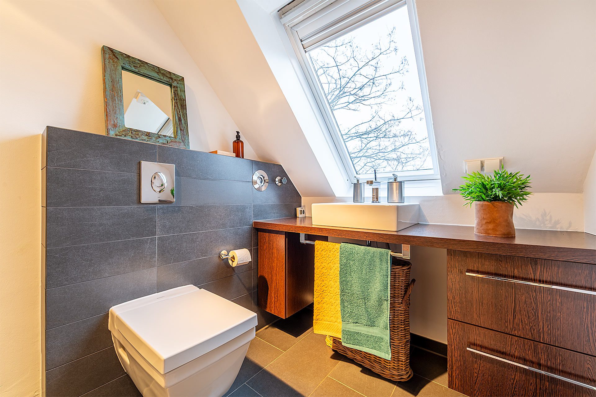 Immobilienangebot - Gelsenkirchen - Wohnungen - Raum, Licht und Atmosphäre – großzügige Maisonette mit eigener Dachloggia! – HUNDT.IM