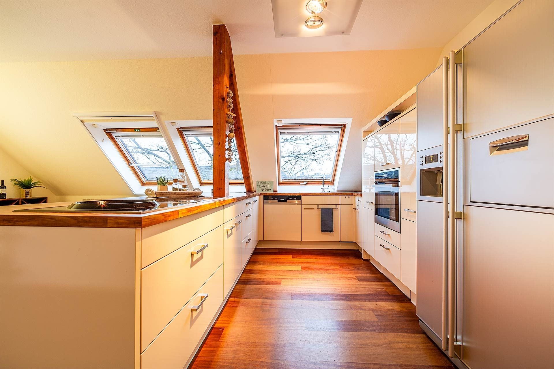 Immobilienangebot - Gelsenkirchen - Wohnungen - Raum, Licht und Atmosphäre – großzügige Maisonette mit eigener Dachloggia! – HUNDT.IM
