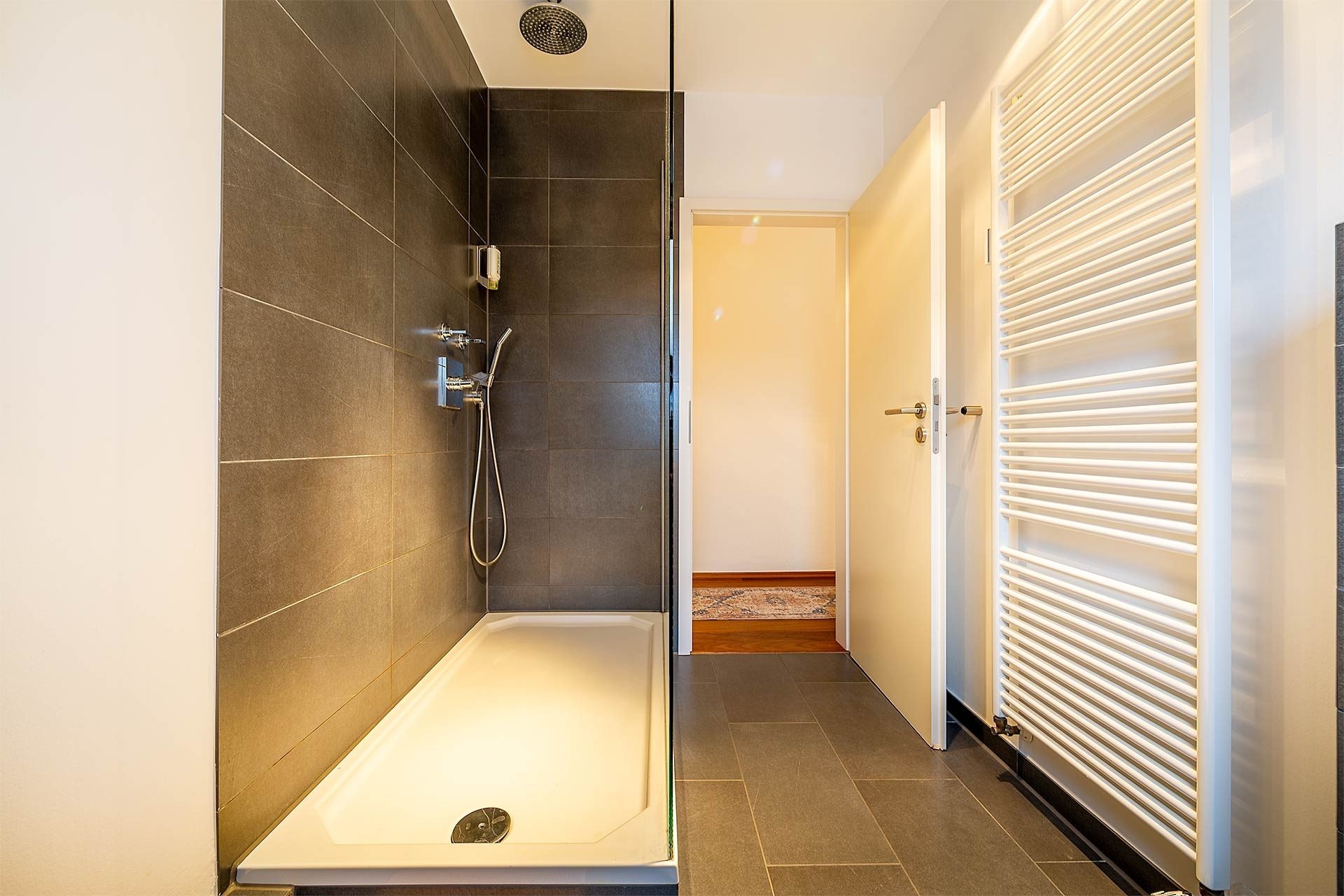 Immobilienangebot - Gelsenkirchen - Wohnungen - Raum, Licht und Atmosphäre – großzügige Maisonette mit eigener Dachloggia! – HUNDT.IM