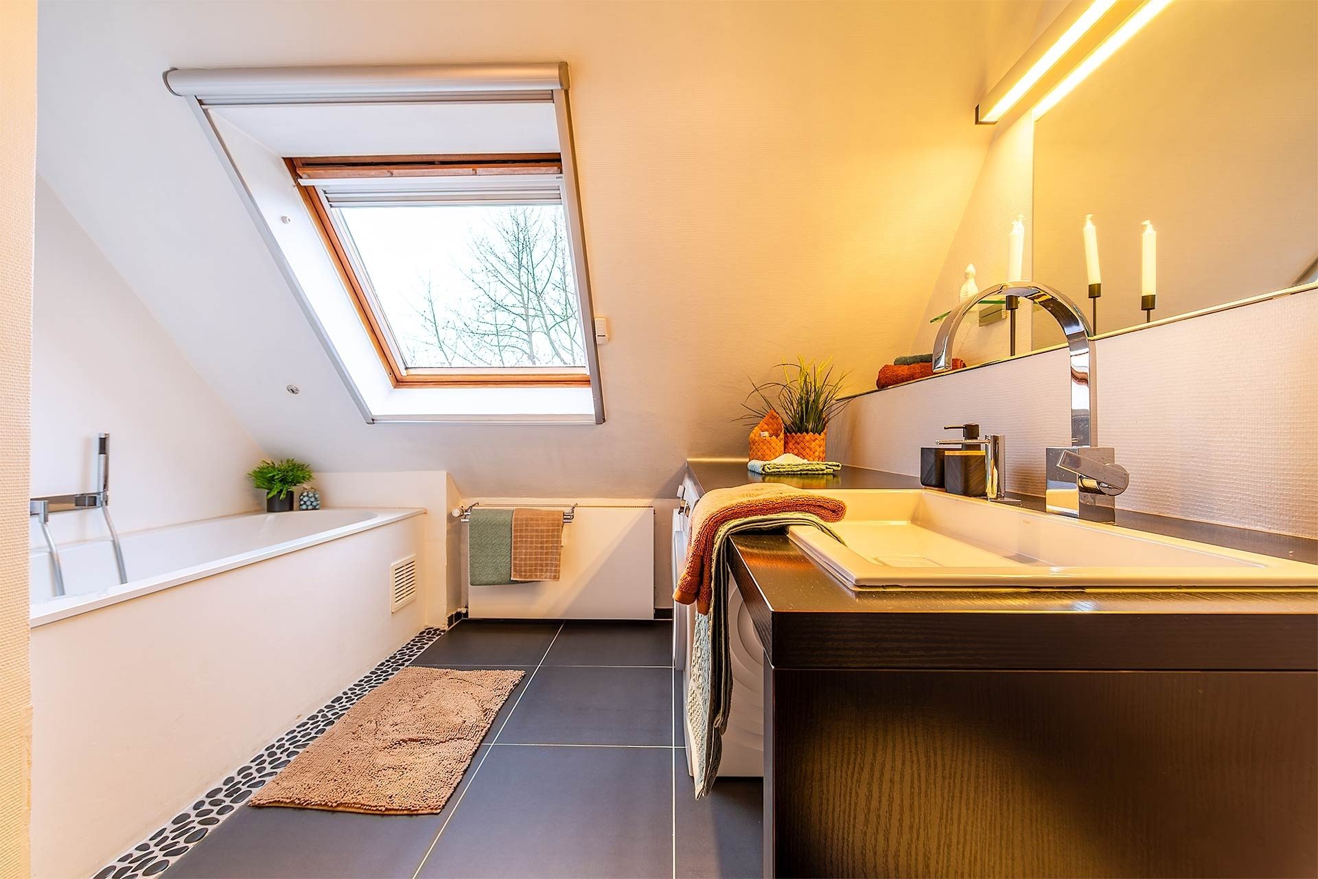 Immobilienangebot - Gelsenkirchen - Wohnungen - Raum, Licht und Atmosphäre – großzügige Maisonette mit eigener Dachloggia! – HUNDT.IM