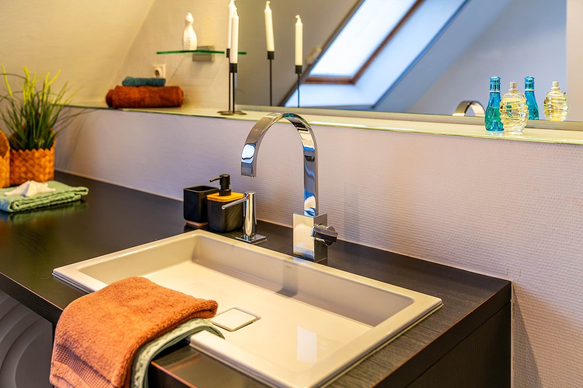 Immobilienangebot - Gelsenkirchen - Wohnungen - Raum, Licht und Atmosphäre – großzügige Maisonette mit eigener Dachloggia! – HUNDT.IM