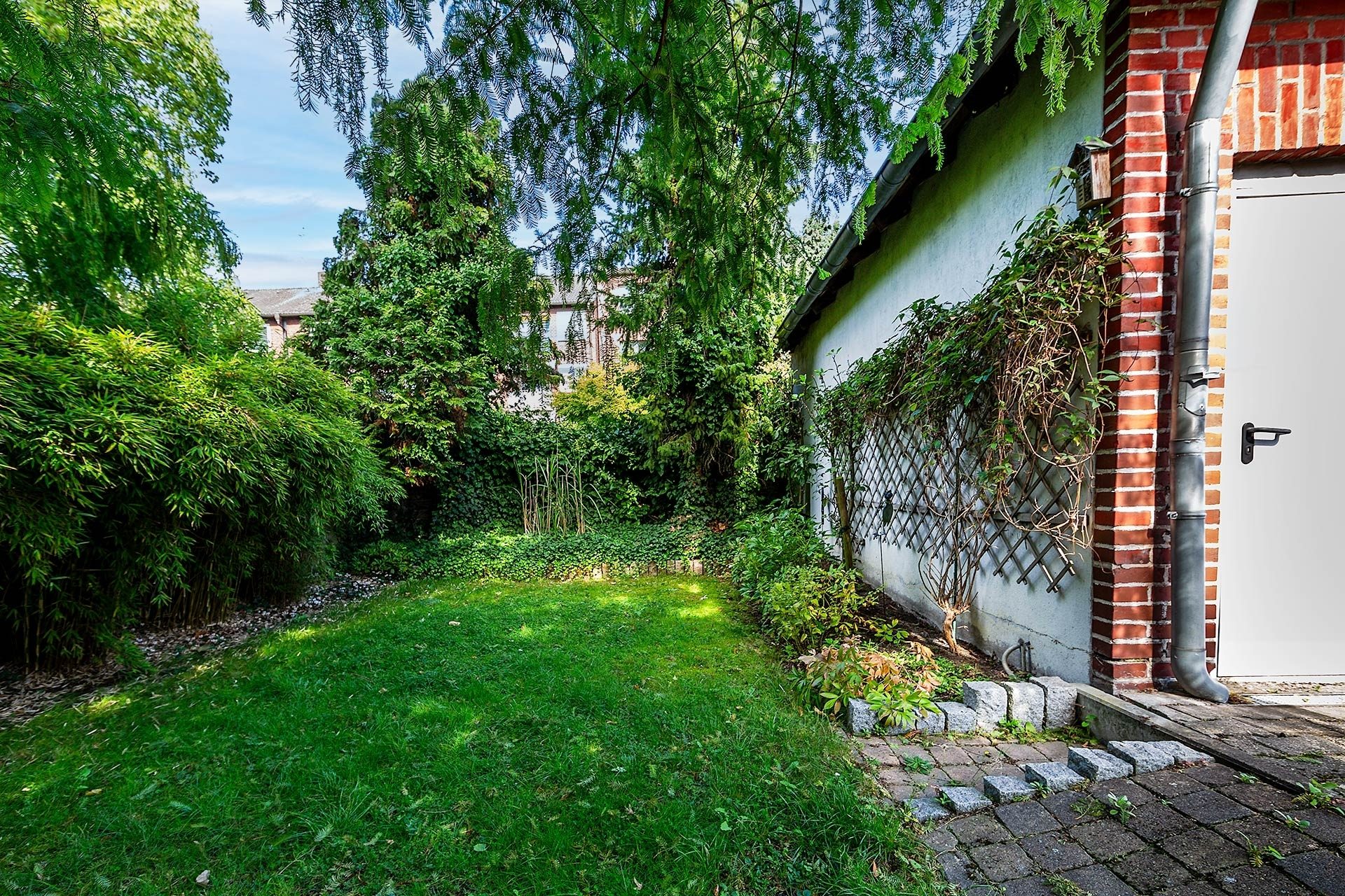 Immobilienangebot - Gelsenkirchen - Alle - Mehrfamilienhaus mit hochwertiger Eigentümerwohnung und Mieteinnahmen! – www.HUNDT.IM