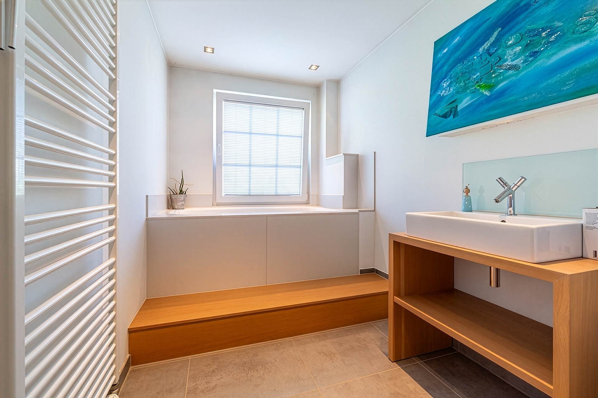 Immobilienangebot - Gelsenkirchen - Alle - Mehrfamilienhaus mit hochwertiger Eigentümerwohnung und Mieteinnahmen! – www.HUNDT.IM