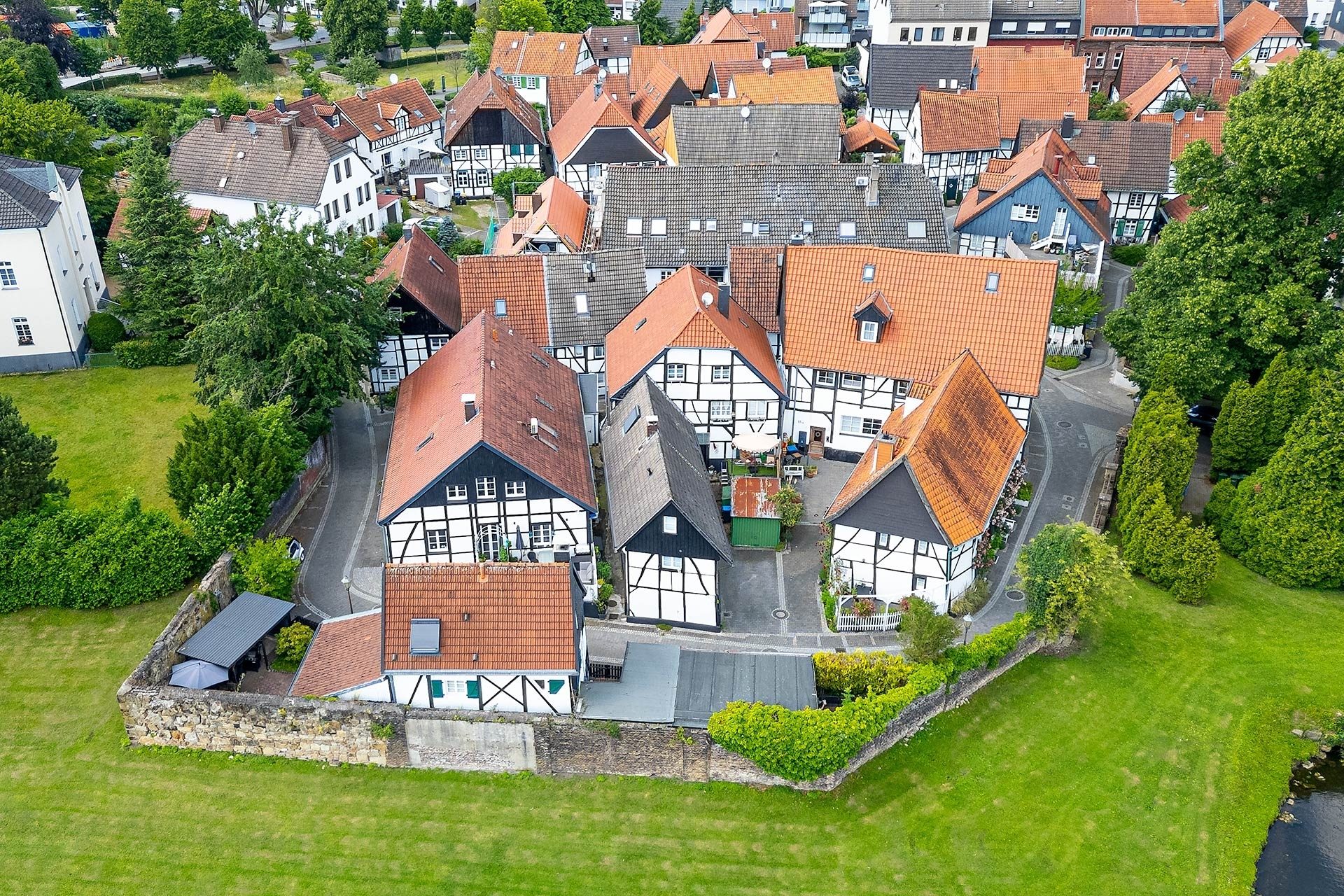 Immobilienangebot - Herten - Häuser - Historisches Fachwerkhaus im Herzen des Alten Dorfes Westerholt – HUNDT.IM