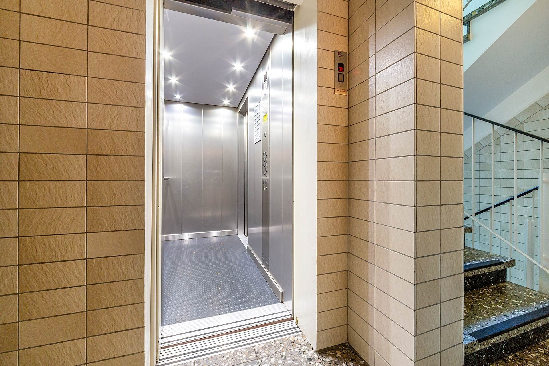Immobilienangebot - Gelsenkirchen / Buer - Wohnungen - Großzügige 5-Zimmer-Wohnung mit viel Potenzial zur Neugestaltung